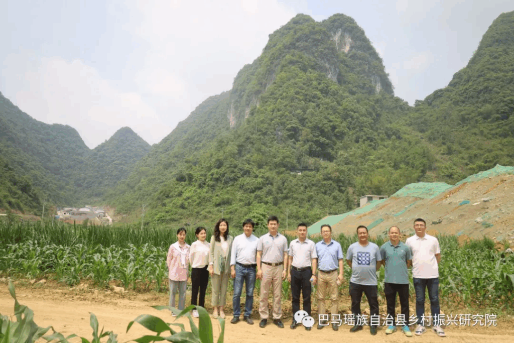 中国农业科学院深圳农业基因组研究所党委副书记、副所长钱万强深入巴马乡村振兴研究院相关项目调研