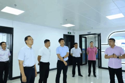 中国热带农业科学院党组书记崔鹏伟调研巴马乡村振兴研究院